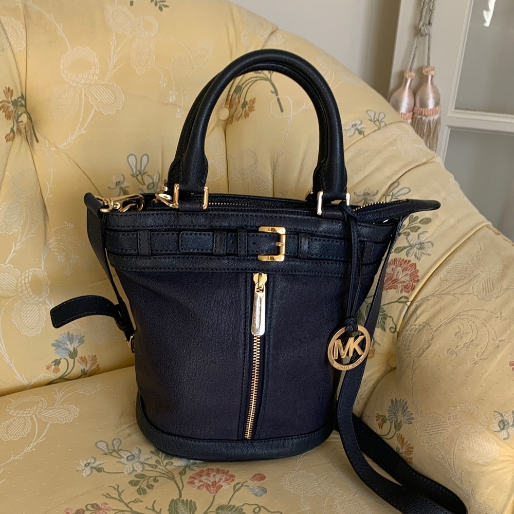 MICHAEL KORS GORGEOUS LEATHER NAVY BAG